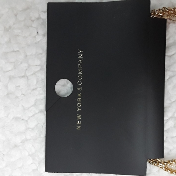 NWT New York & Company Necklace Quadruple Layer Single Fastener Gold Blue Green - Picture 4 of 9